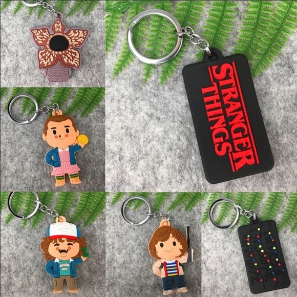 🎄“ stranger things” keychains🎄 - Picture 7 of 7